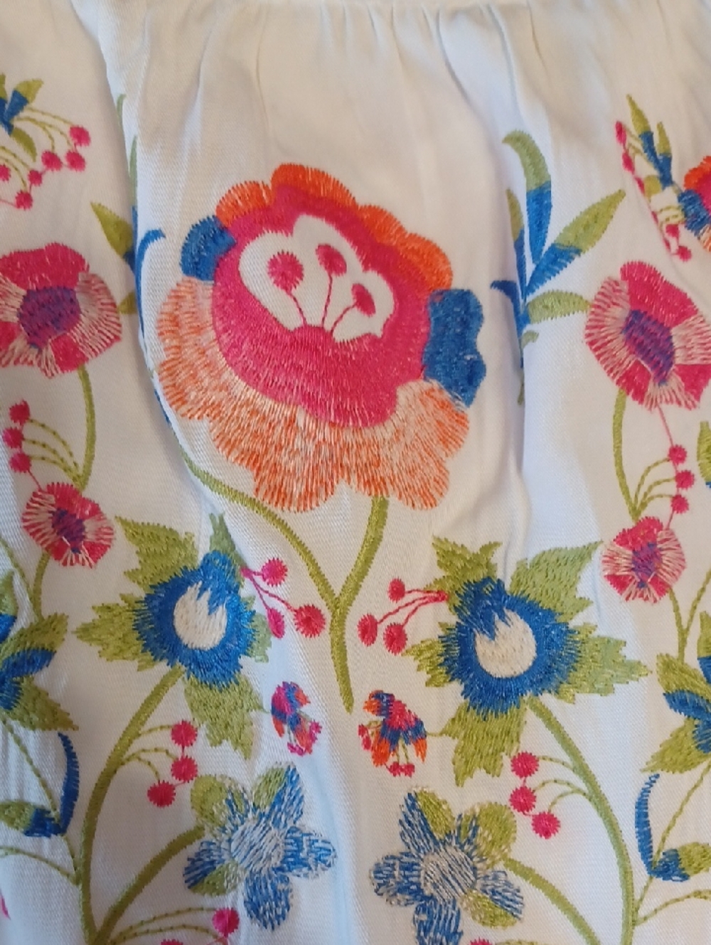 Umgee Sz M, Creamy White Peasant Top with Multicolor Floral Embroidery. - Picture 11 of 11